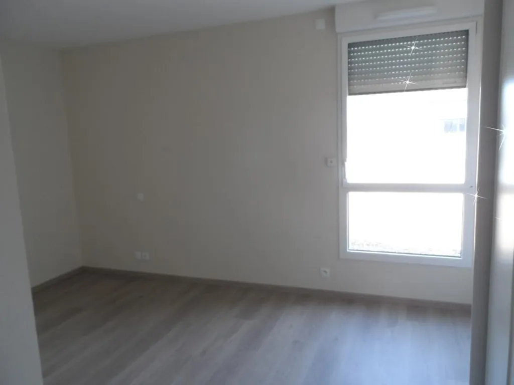 Stanze - Flat with Terrace in Bruz, Near Vert Buisson