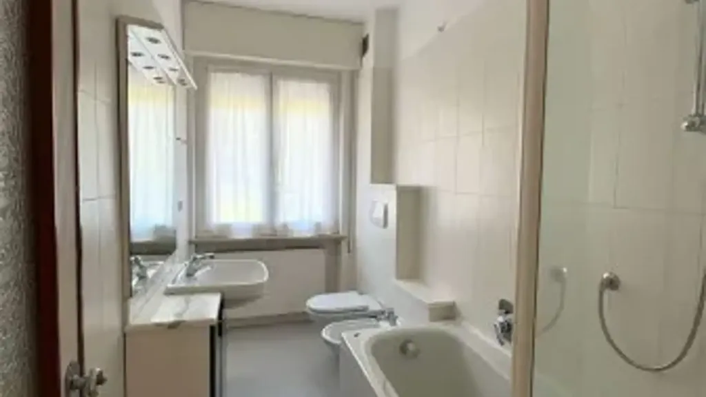 Vannitoad - Quadrilocale with Balcony in Trento