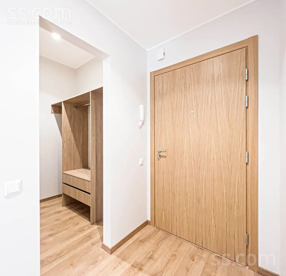 Esik - 2-Bedroom Apartment with Balcony in Riga Centre