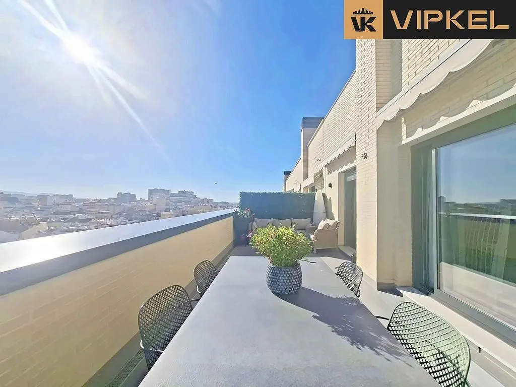 Terrasse - Penthouse with Pool in Málaga's Perchel