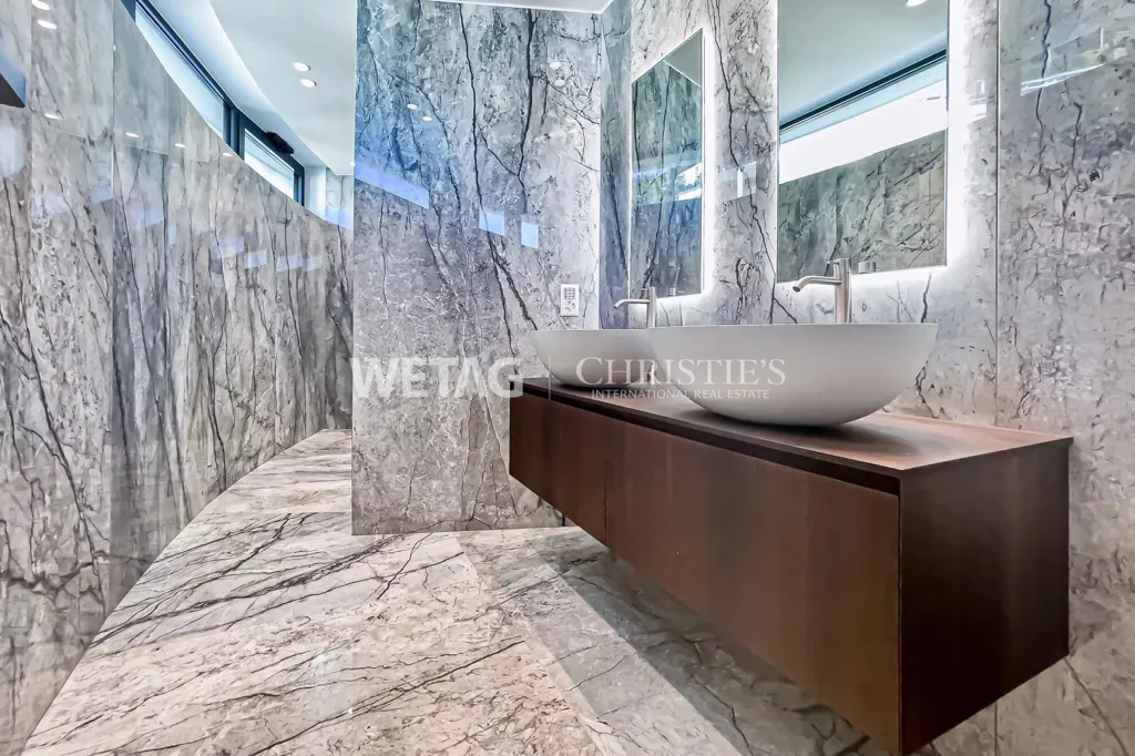 Salles de bain - Duplex-Penthouse with Lake View in Ascona