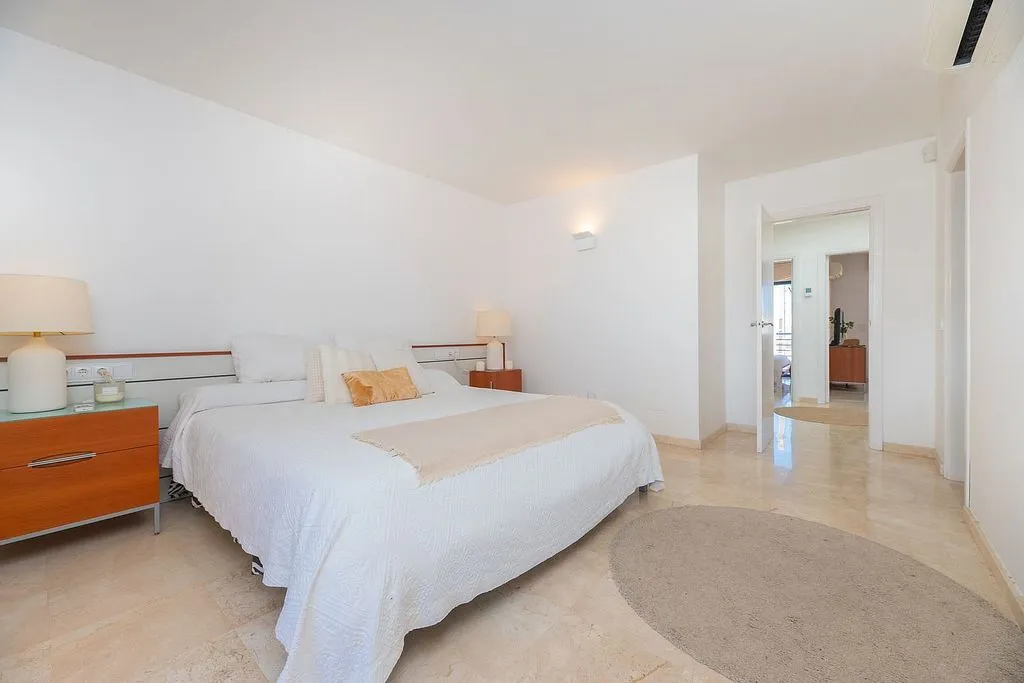 Chambres - Adosado with Pool and Terrace in Marina Botafoc
