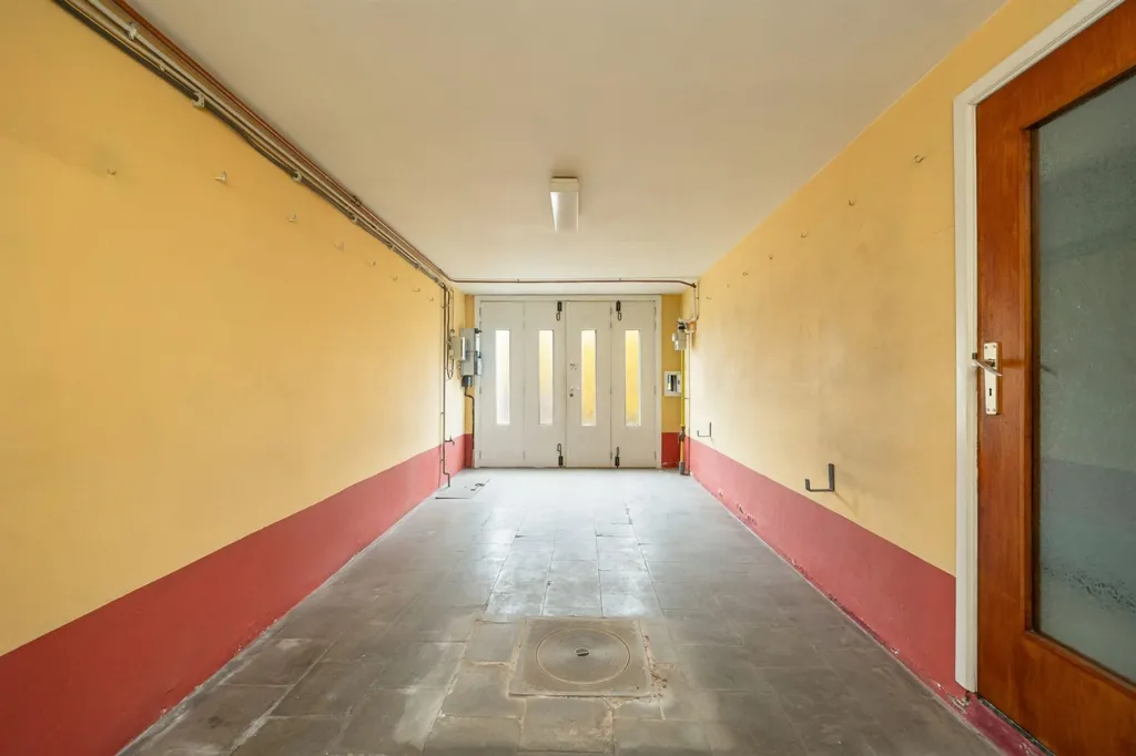 Entrée - Maison à Rénover avec Garage à Blaasveld