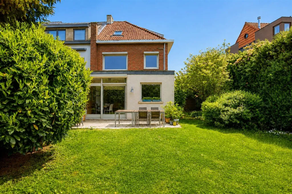 Jardin - Maison Rénovée avec Jardin à Edegem