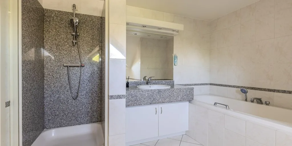 Bagni - Detached House with Garden in Lanaken