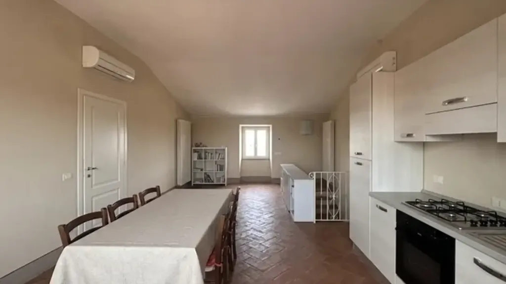 Köök - Armed Trilocale with Terrace in Cascina