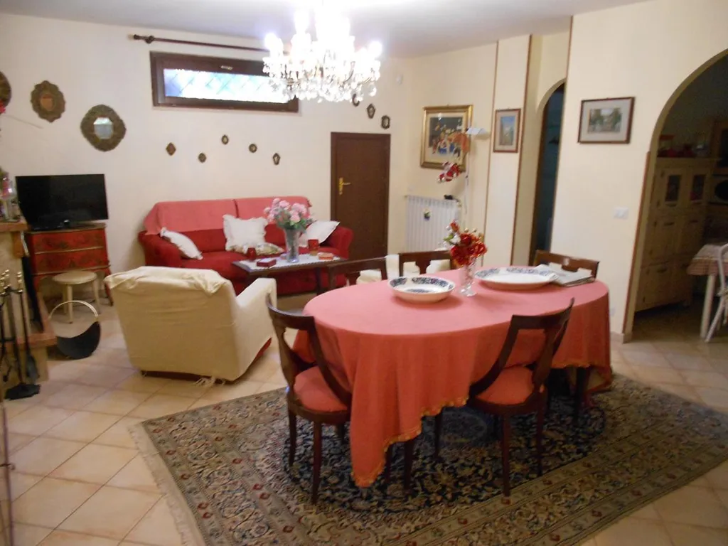 Salle à manger - Villa with Garden and Balcony in Ladispoli