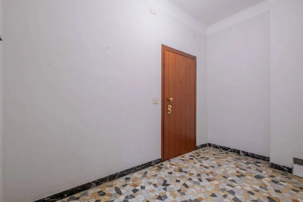 Hallway - Luxury Flat to be Restructured in Milan