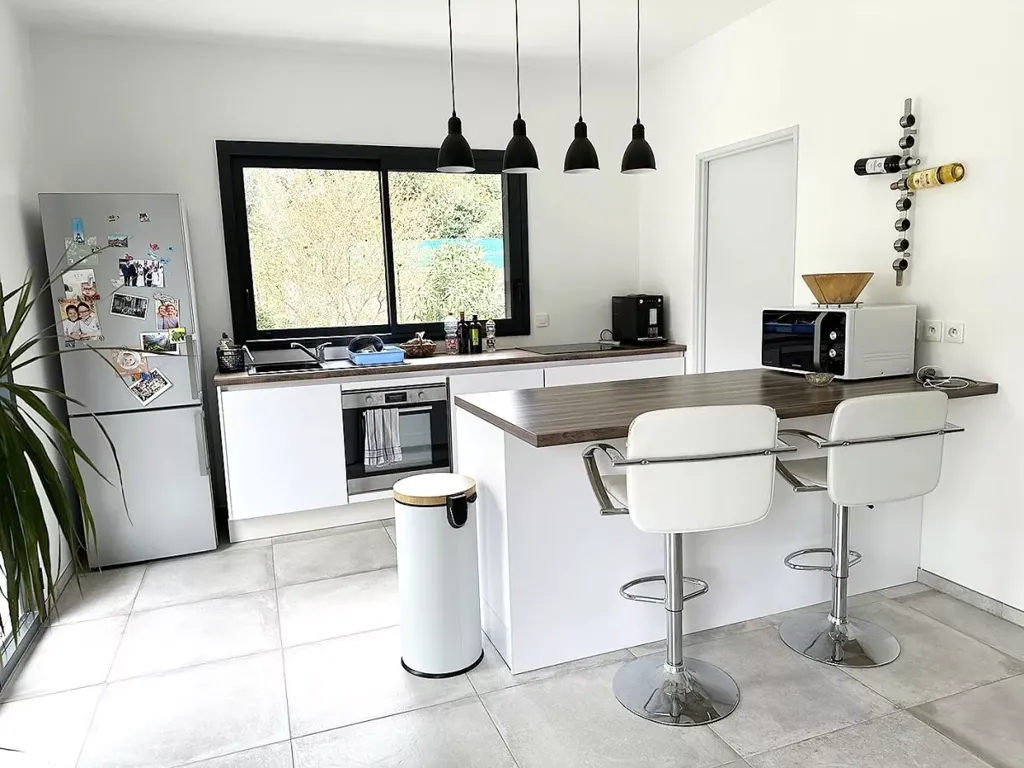 Cuisine - Villa Moderne avec Piscine à Saint-André-de-Sangonis
