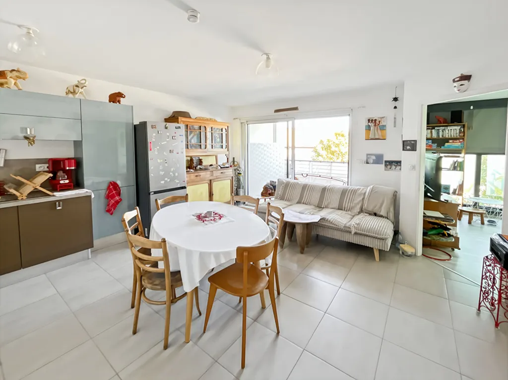 Sala da pranzo - 3-Bedroom Apartment with Balcony in Challans