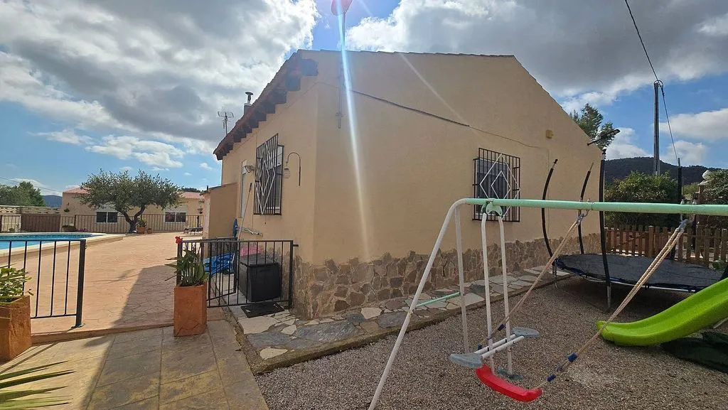 Piscine - Chalet with Pool and Terrace in Sax