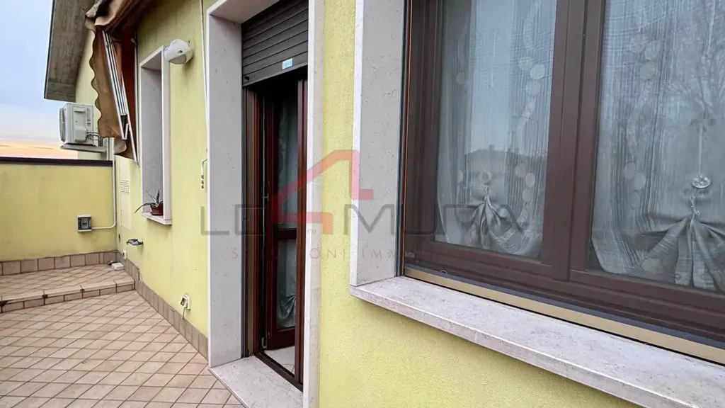 Balcon - Trilocale with Terrace in Nogara