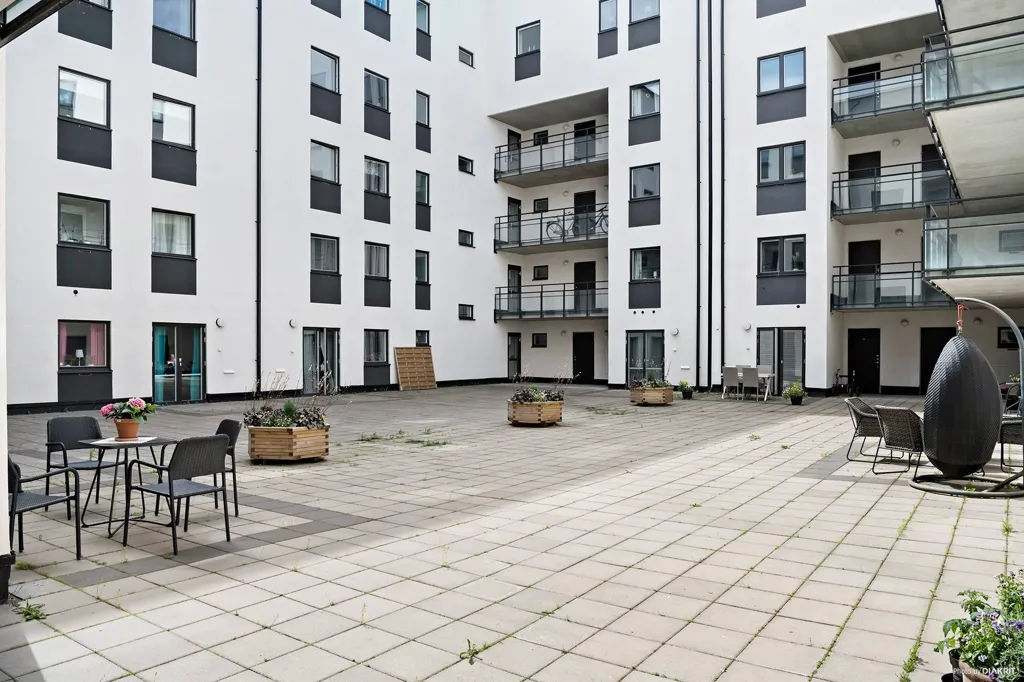 Jardin - Modern Flat with Lift in Central Enköping