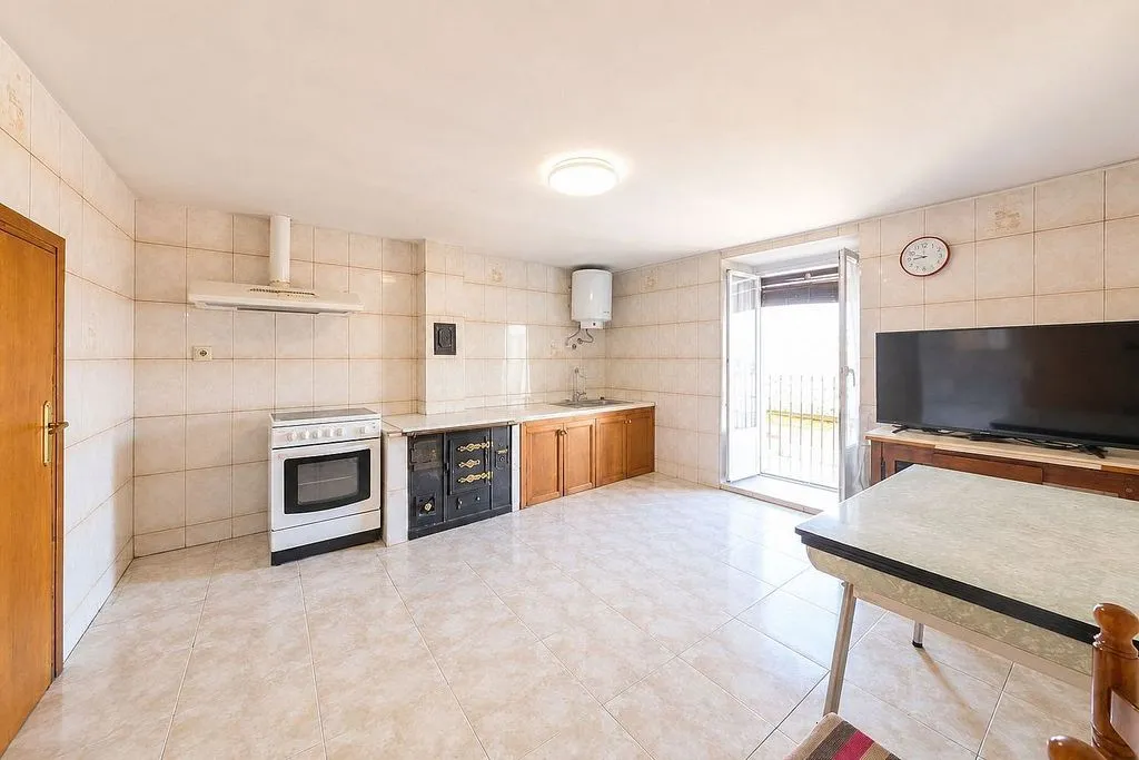 Cuisine - Traditional Chalet with Terrace in Aibar/Oibar