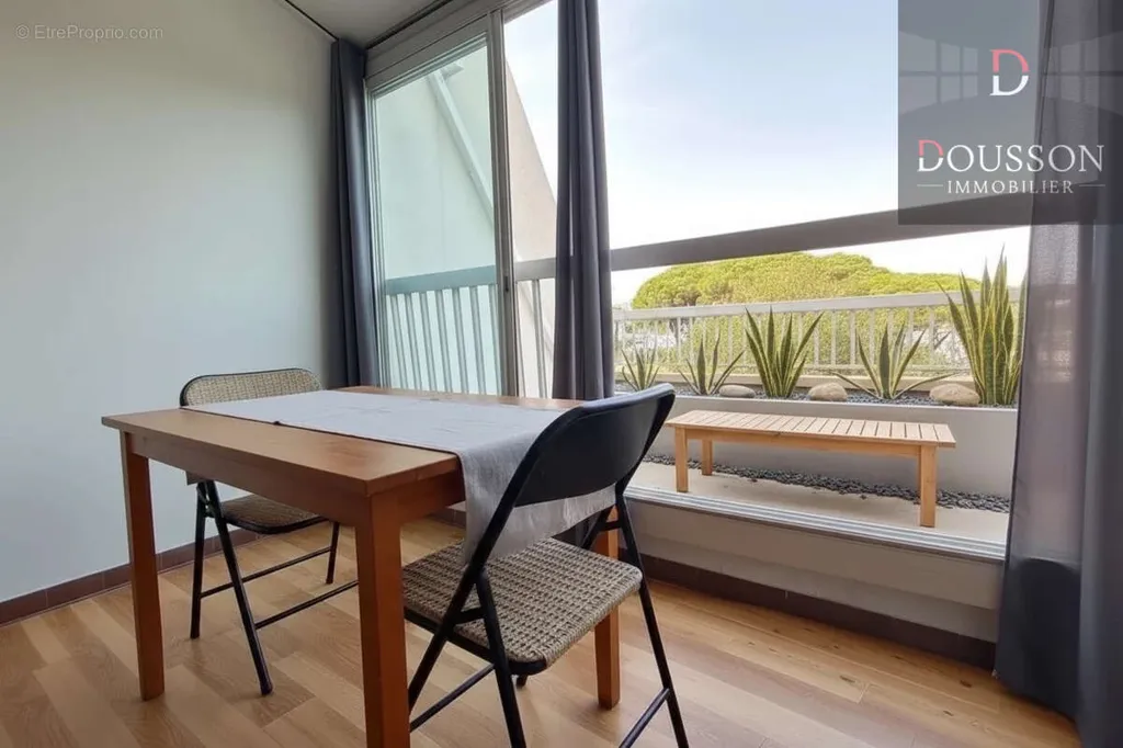 Söögituba - Studio with Balcony and Port View in Camargue