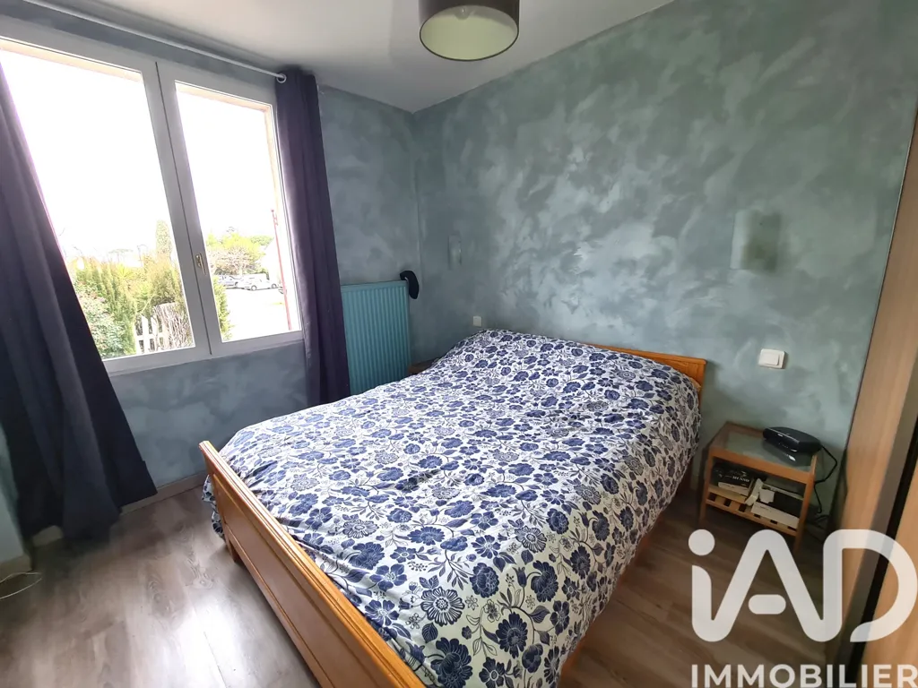 Bedrooms - Traditional House with Balcony in Le Pontet