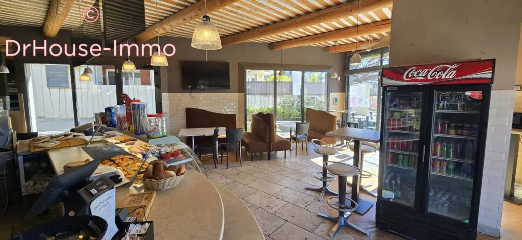 Pièces - Commerce avec Terrasse Privative à Manosque
