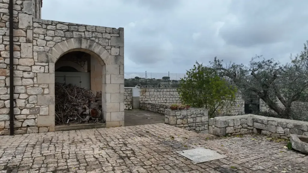 Garden - Historic Stone Villa with Garden in Modica