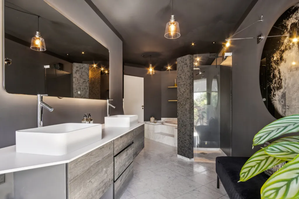 Salles de bain - Villa with Pool and Sea View in Kolding