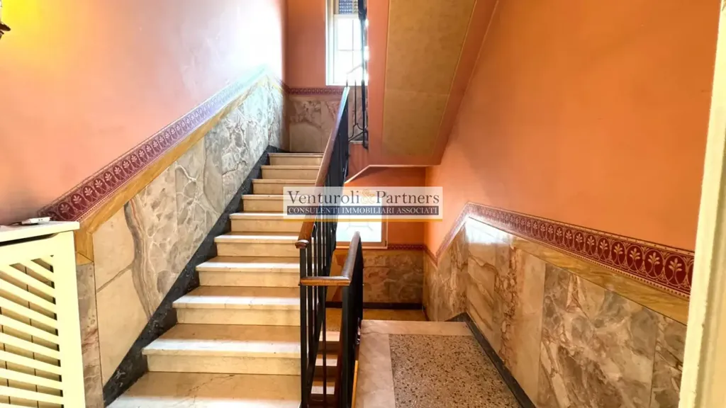 Pièces - Elegant Villa with Terraces in Brescia