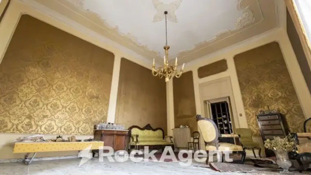 Living Room - Historic Apartment with 3-View in Catanzaro