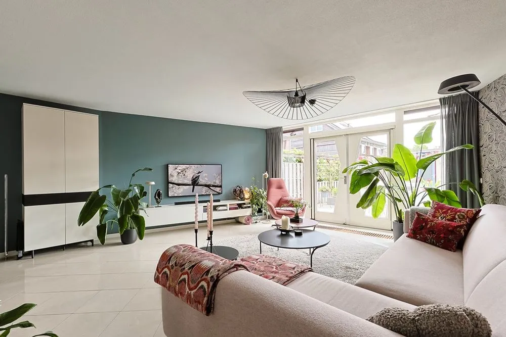 6-room house in Alphen Aan Den Rijn