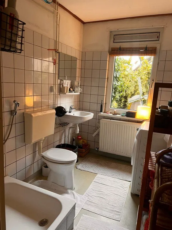 Salles de bain - Historic Apartment with Balcony on Bergsingel