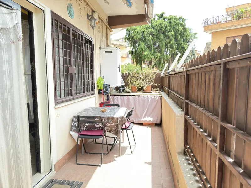 Terrass - Bifamiliar Villa with Balcony in Salisano