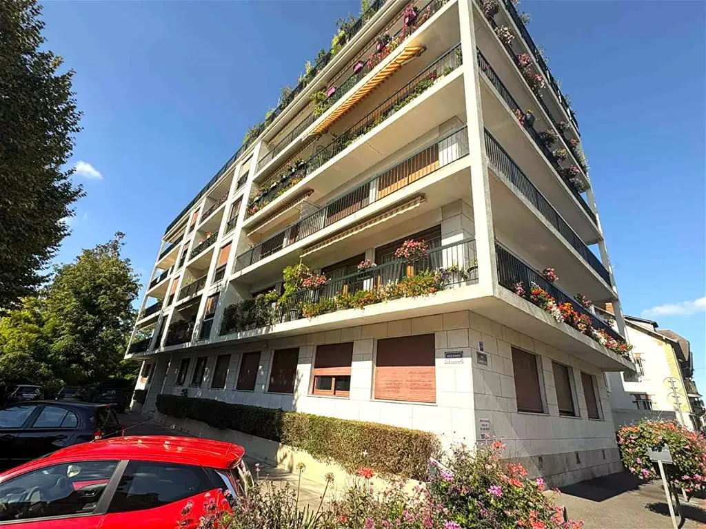 Välivaade - 3-Bed Apartment with Parking in Montargis