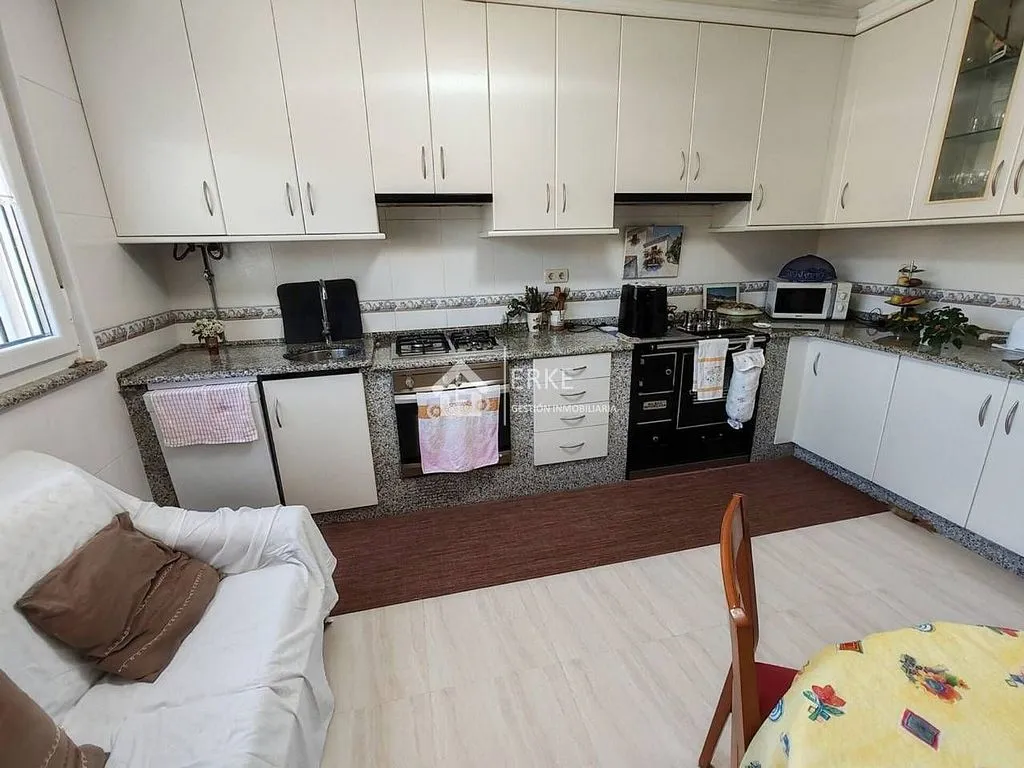 Cocina - Apartment with Sea and Mountain Views in Carnota