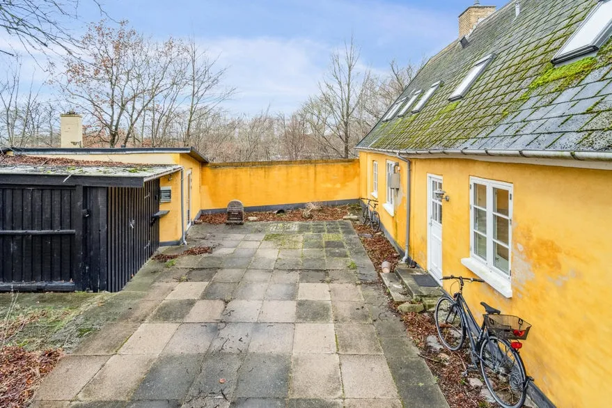 Giardino - Mixed-Use Property with Development Potential in Hørsholm
