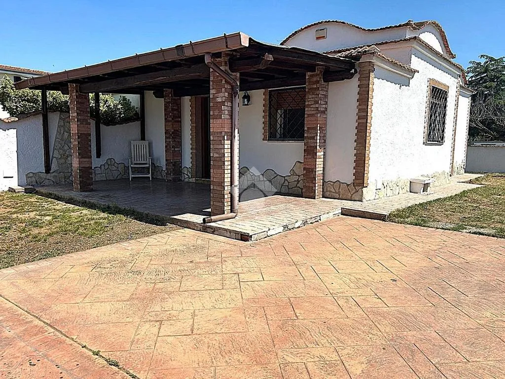 Terrace - Bifamily Home with Private Garden in Ardea