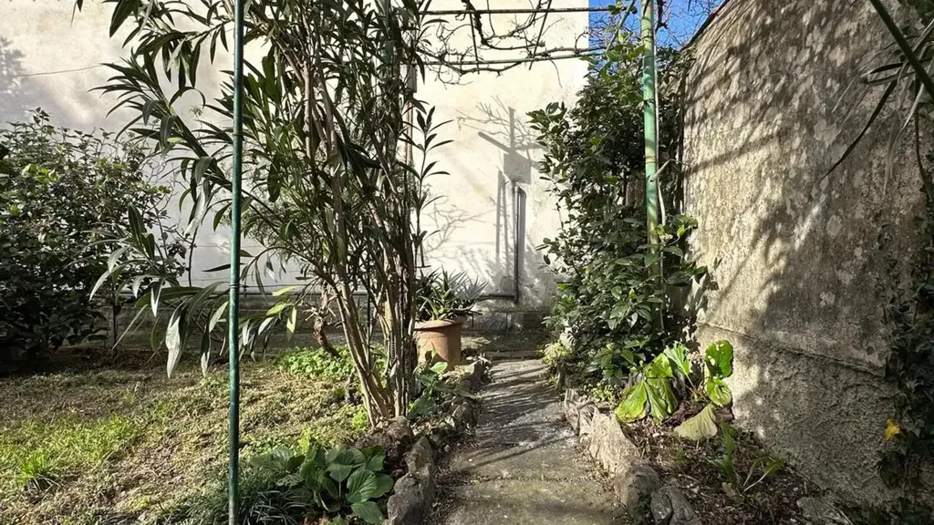 Aed - Independent House with Courtyard in Trieste