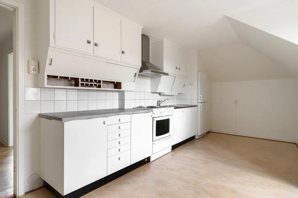 Cucina - Historic Civic Centre with Development Potential in Central Getinge