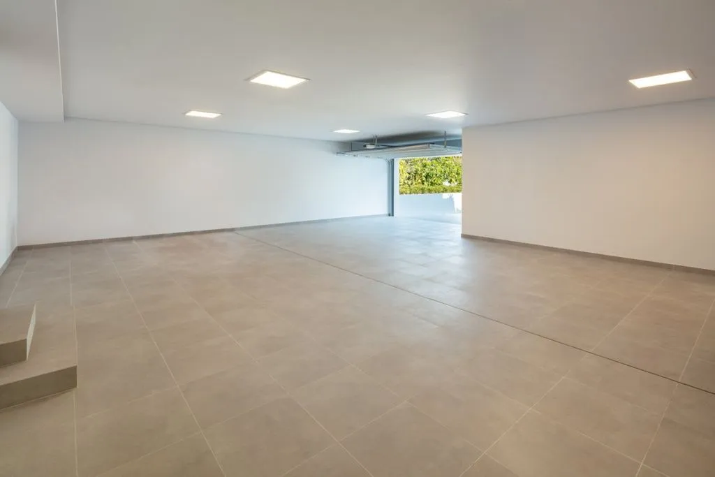 Garage - Luxury Villa with Infinity Pool in Nueva Andalucia