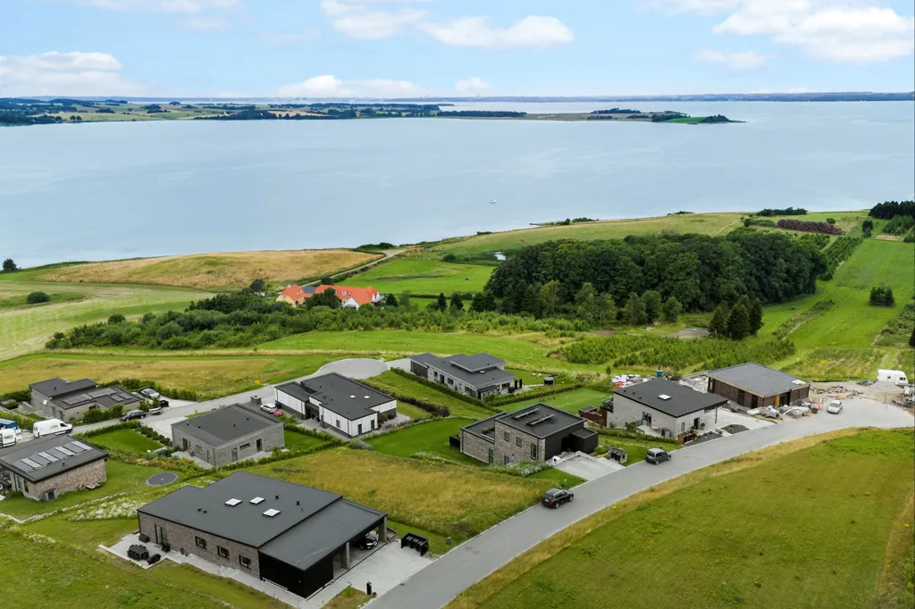 Õhuvaade - Year-Round Plot with 5G Coverage in Knebel