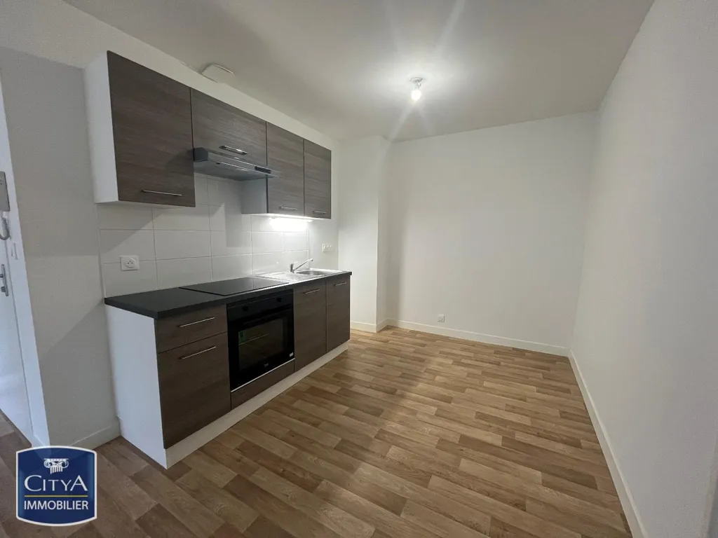 Kitchen - 2-Bedroom Apartment with Balcony in Lusignan