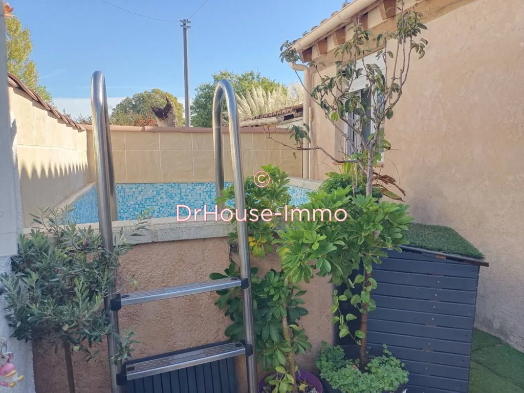 Piscine - Maison Atypique avec Piscine à La Crau
