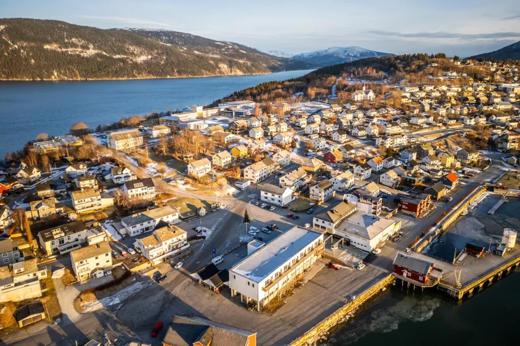 Õhuvaade - Commercial Property with Multiple Units in Hemnesberget