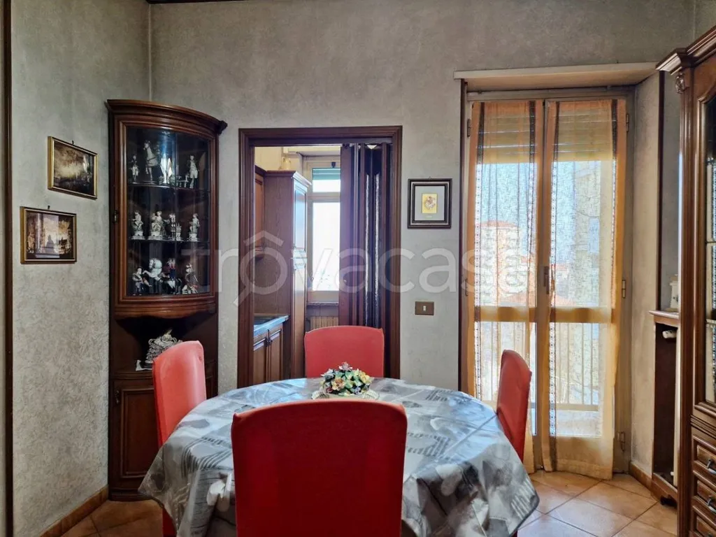 Salle à manger - Apartment with Three Exposures in Turin