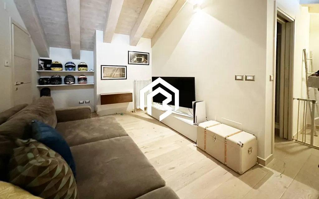 Séjour - Quadruplex with Balcony in Cuneo Centre