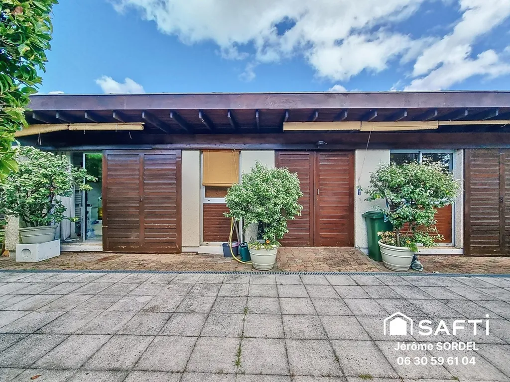 Terrass - House with Pool in Quiet Street, Mérignac