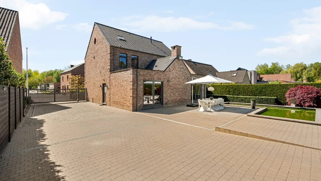 Exterior - Stately Villa with Garden in Romershoven