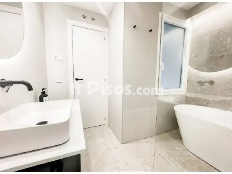 Salles de bain - Amueblé Flat with Balcony in Carrer Girona