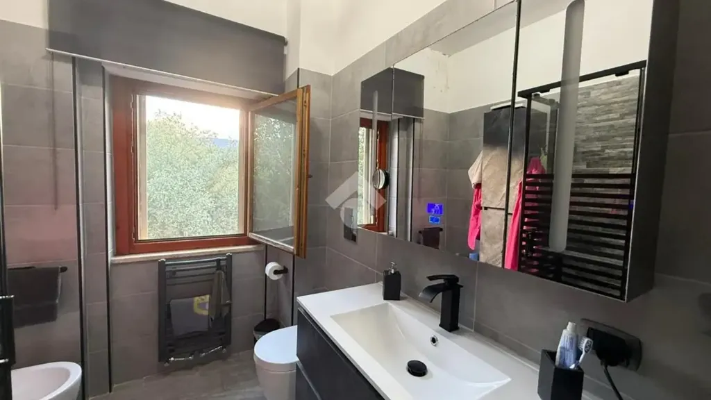 Vannitoad - Spacious Apartment with Terrace in Rende