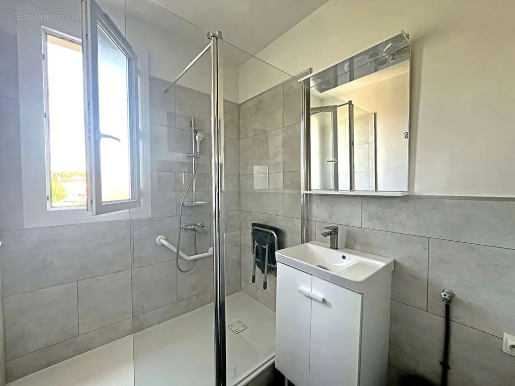 Salles de bain - Appartement T3 au Calme avec Terrasse à Paris
