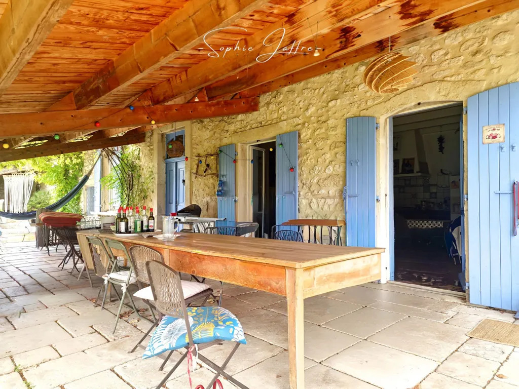 Terrass - Restored 18th-Century Farmhouse with Pool in Réauville