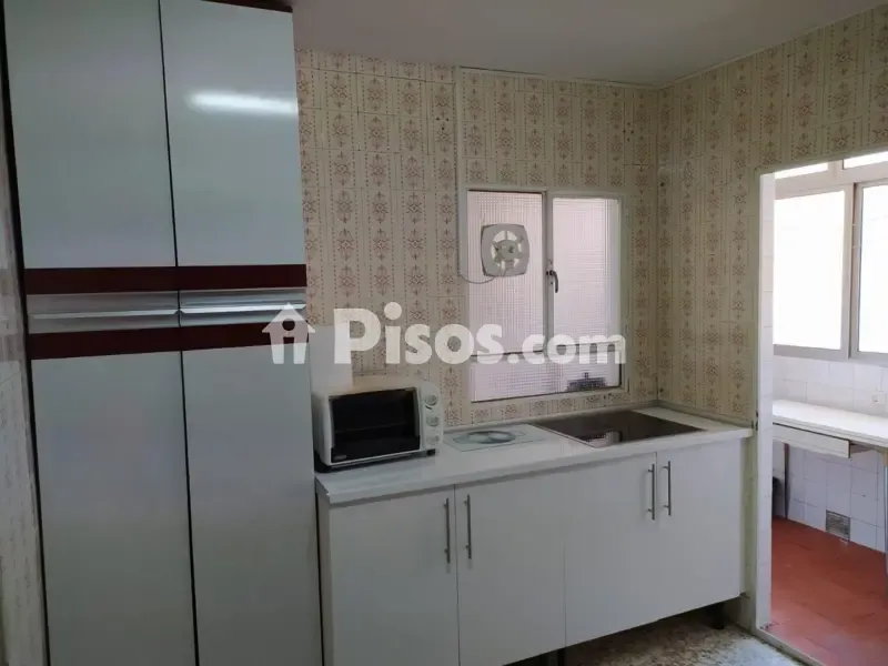 Kitchen - Sunny Flat with Balcony in Alhamar, Granada