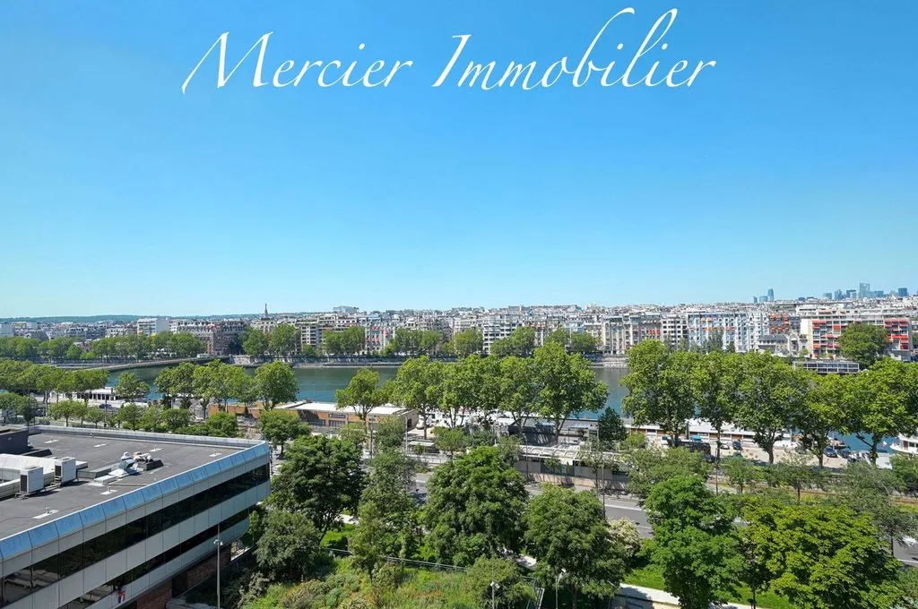 Appartement d'Angle avec Vue Panoramique sur Seine à Paris