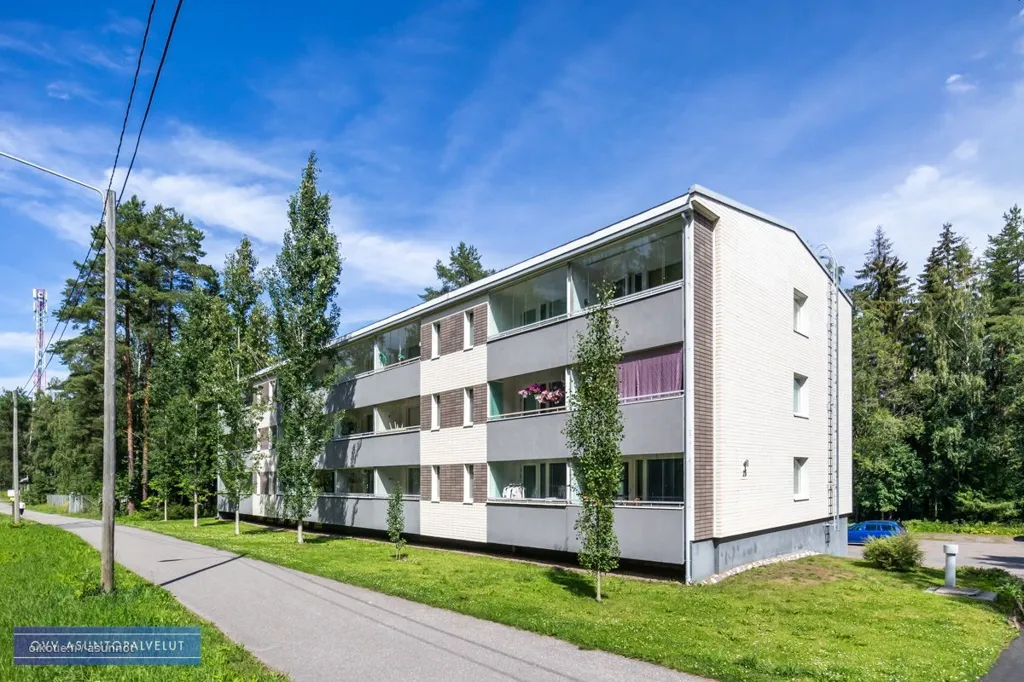 Välivaade - Top-Floor Studio with Glazed Balcony in Voisalmi